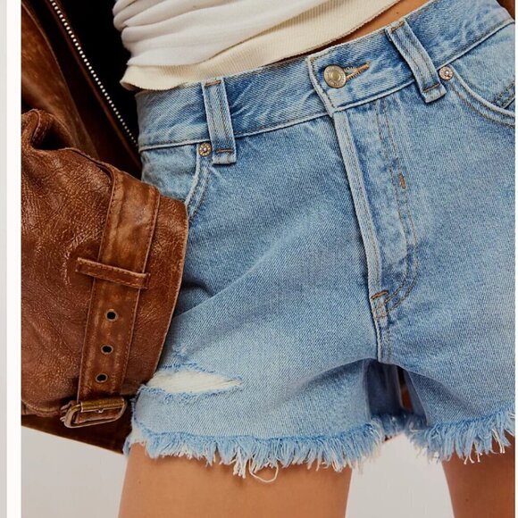 NWT Free People Now Or Never Denim Shorts in Moon Child - Picture 4 of 7